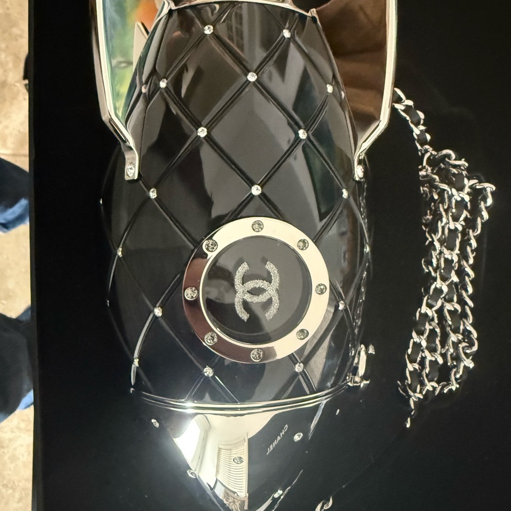 CHANEL Black and Silver Jewelry Accessory - Picture 2 of 6